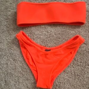 Like new triangl bikini: twinnie